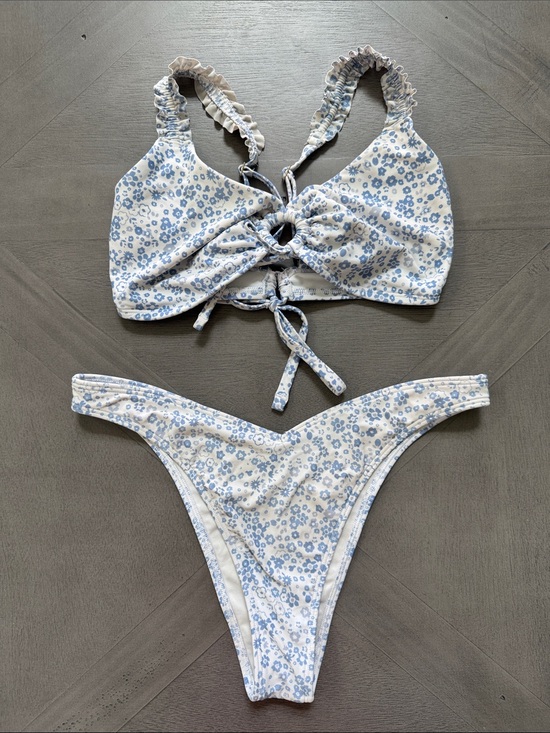 Hollister Other - Hollister White & Light Blue Floral Ruffle Strap Bikini Set
